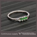 Sun Green Color Icy Jadeite Anillo de compromiso